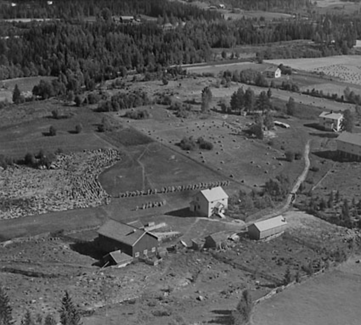 Widerøes Flyveselskap A/S, FLYFOTO BRÅTEN