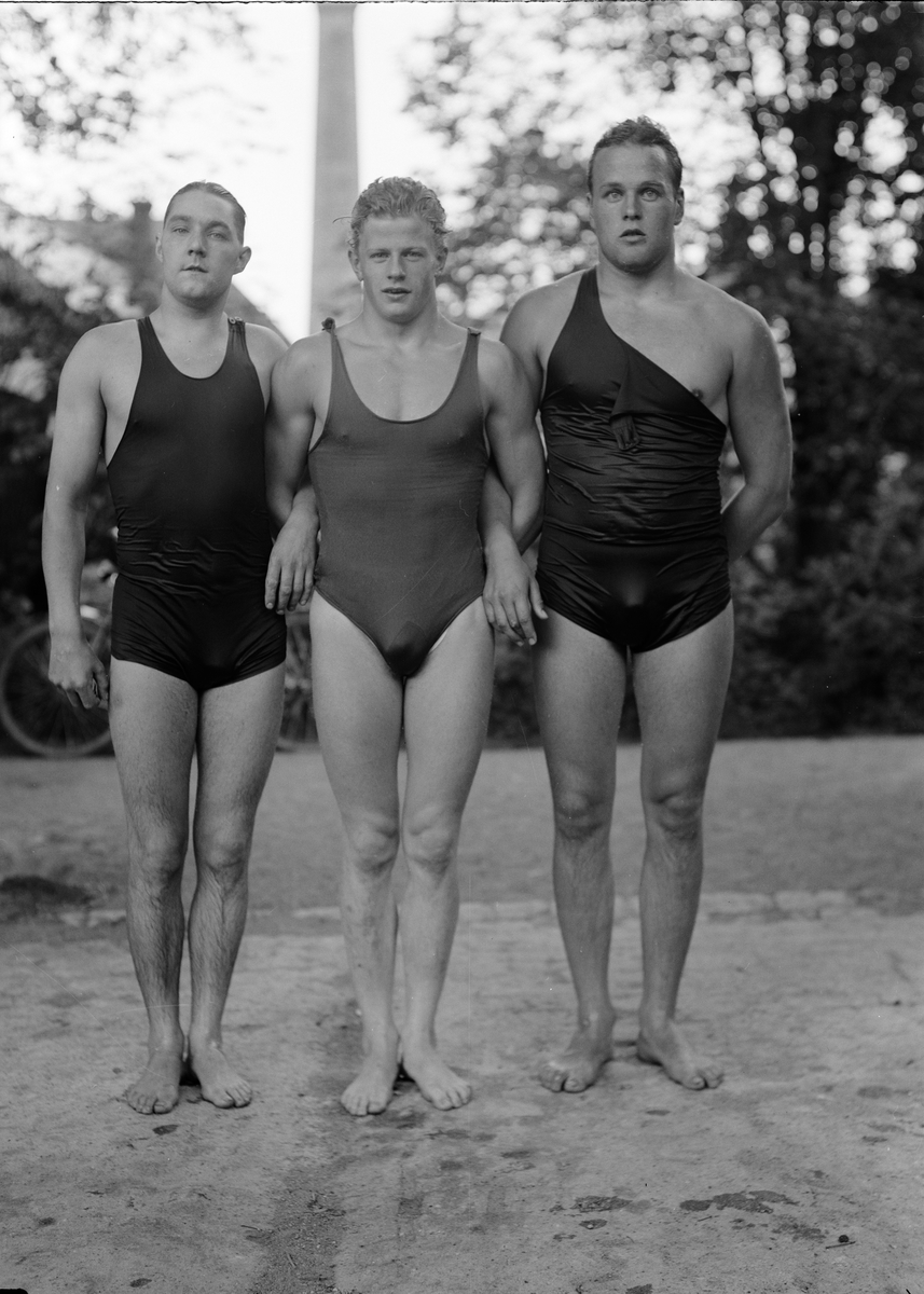 Paul Sandberg, “The End Men in the First Teams” in Strömsimningen - Olle Levin from Upsala Sim“, K Monsén from Örebro Sim”, and G Wittbom from Västerås Sim"