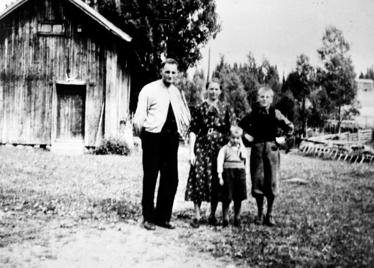 Anno Domkirkeodden, Peter Skaugen, Elise Skaugen, Per Eivind Skaugen, Paul Skaugen, Allergodt øvre, Veldre, Ringsaker.