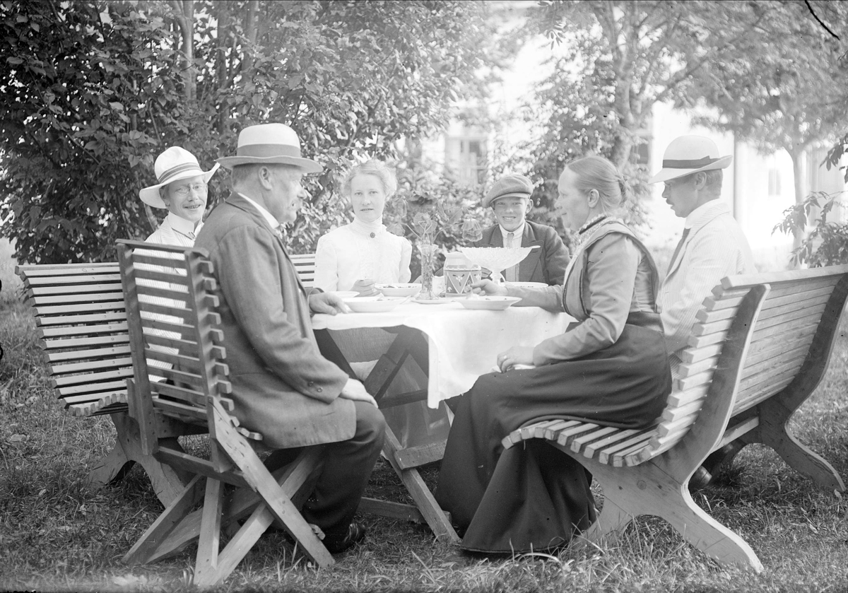 Ossian Wallin, Vid kaffebordet, Långsele, Ångermanland