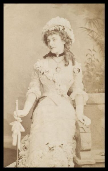 London Stereoscopic and Photographic Company, Guy Little Theatrical Photograph