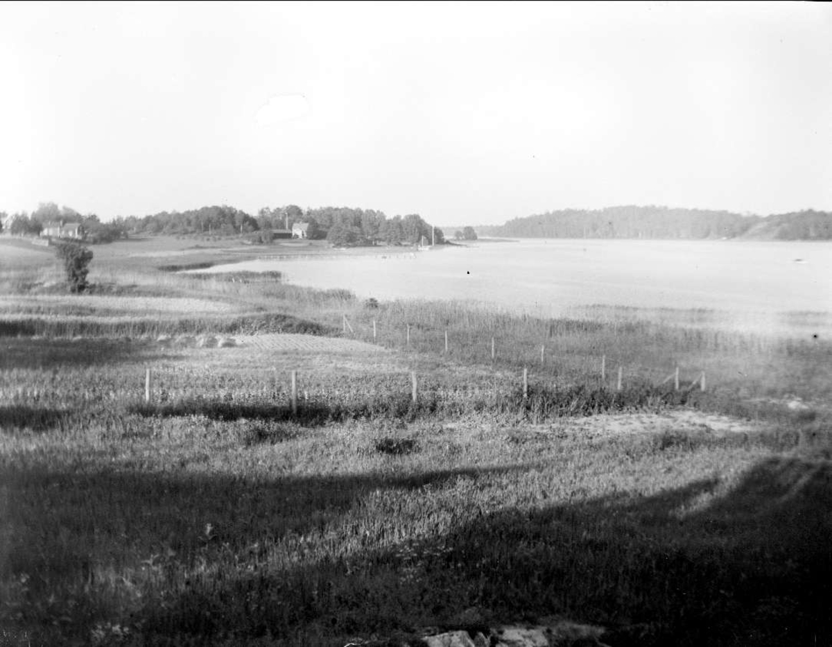 August Fredrik Schagerström, Landskapsvy med Kvisthamraviken, Frötuna socken, Uppland 1927