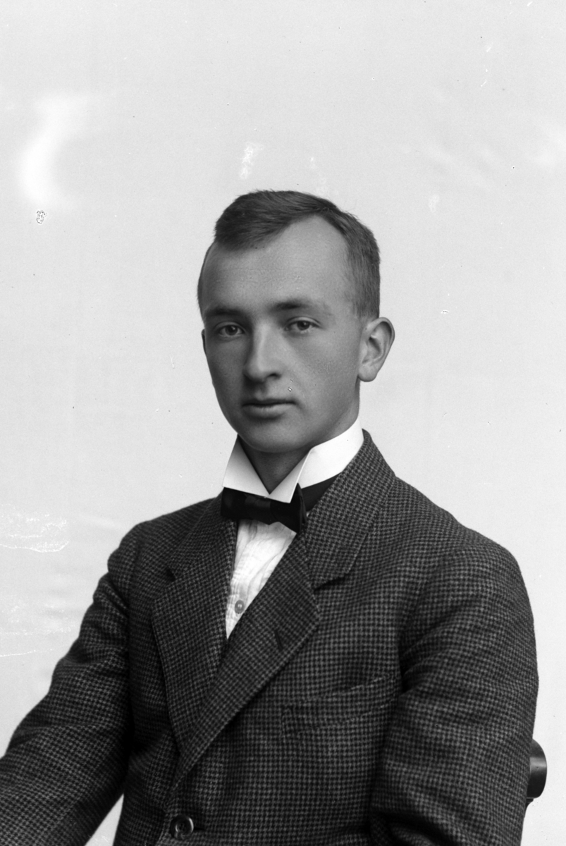 Christian Grundseth, NORDVANG ING. , HALVFIG. , 21469