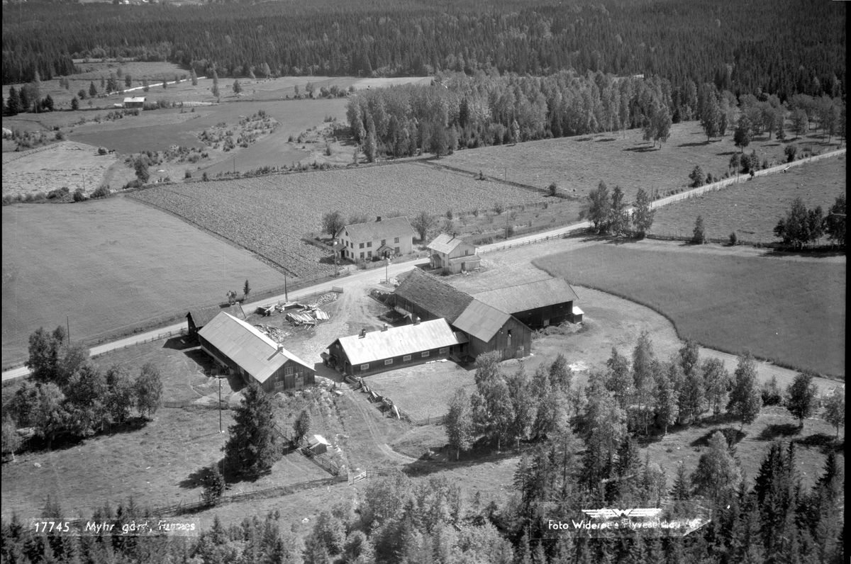 Anno Domkirkeodden, Flyfoto av Myr gard, Furnes, Ringsaker.
