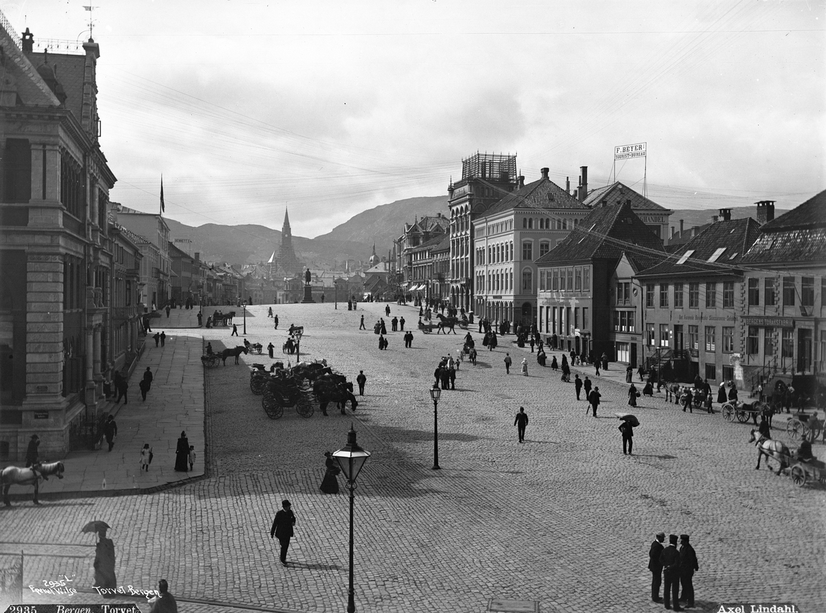 Axel Lindahl, Prot: Bergen Torvet