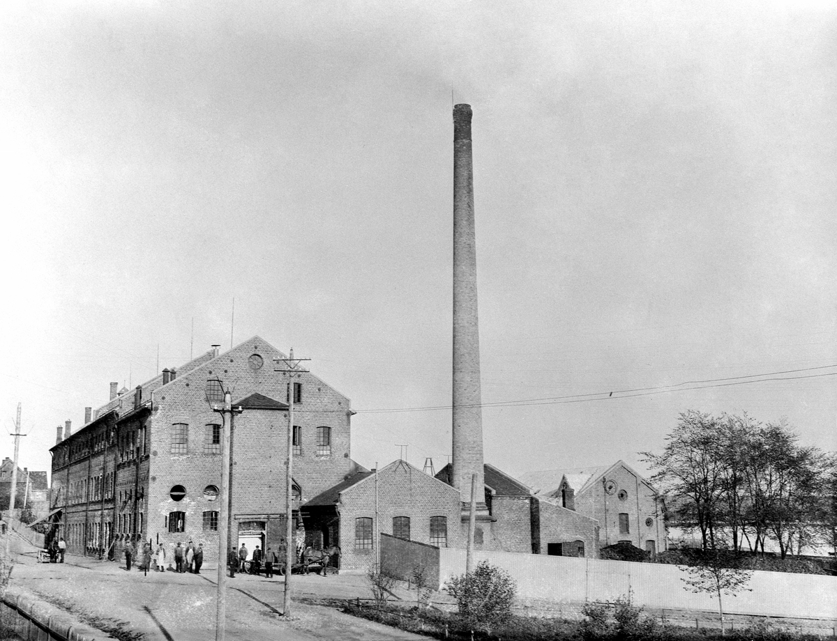 Anno Domkirkeodden, EKSTERIØR, A/S DE NORSKE MELKEFABIKKER, ARBEIDERE, HEST, KJERRE, MELKEFABRIKKEN I STORHAMARGATA 52