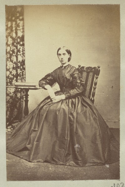 Unknown, [Portrait of sitting woman]