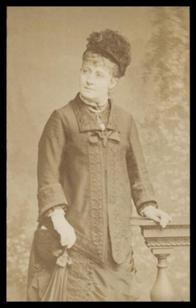 London Stereoscopic and Photographic Company, Guy Little Theatrical Photograph