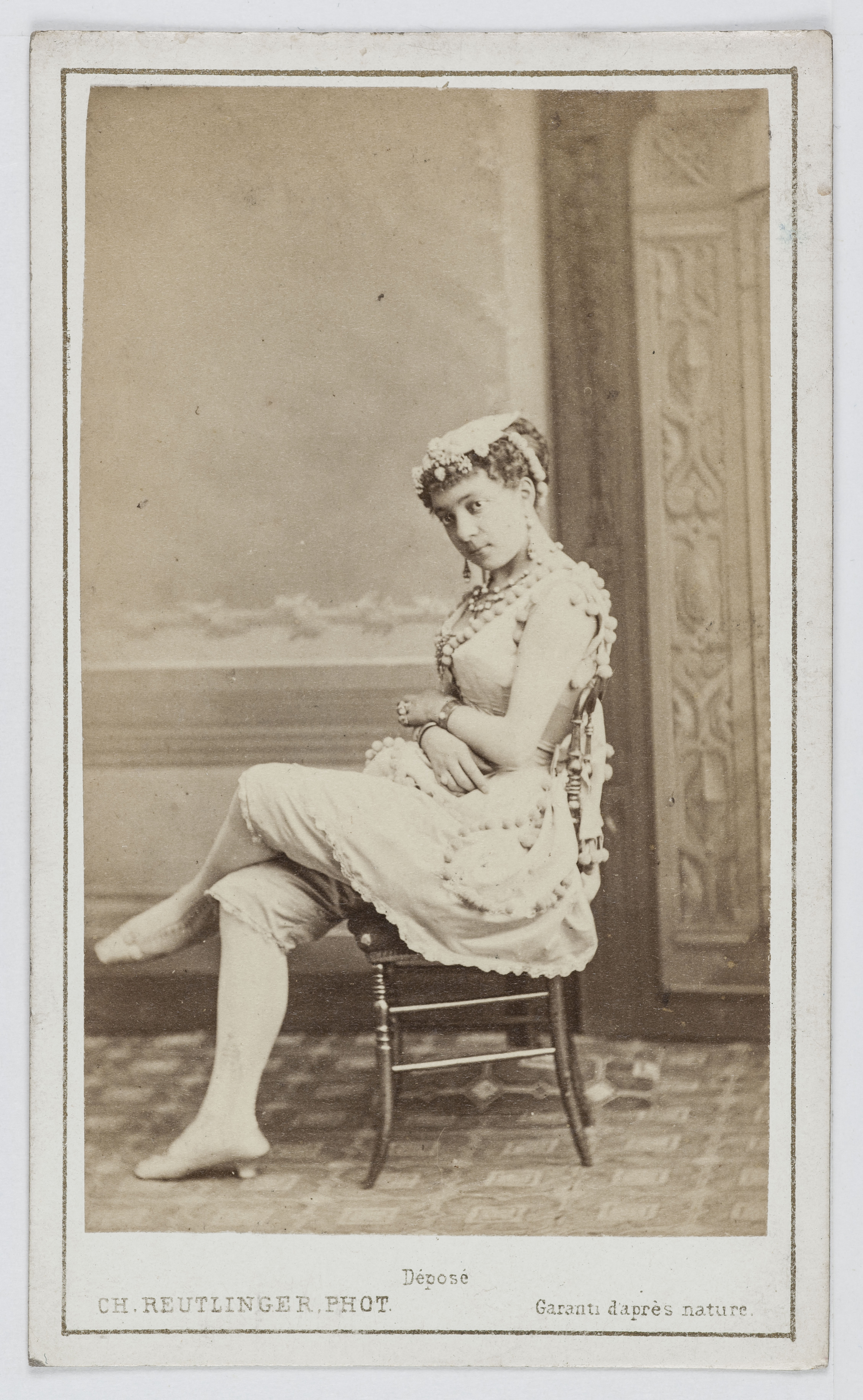 Charles Reutlinger, Portrait de Mademoiselle Goret, dite Mademoiselle Silly, sœur de Delval et actrice au Théâtre des Variétés en 1869 et au Théâtre de la Porte Saint Martin.