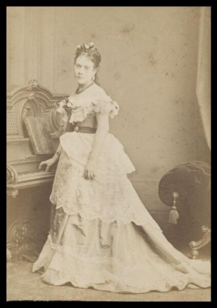 London Stereoscopic and Photographic Company, Guy Little Theatrical Photograph