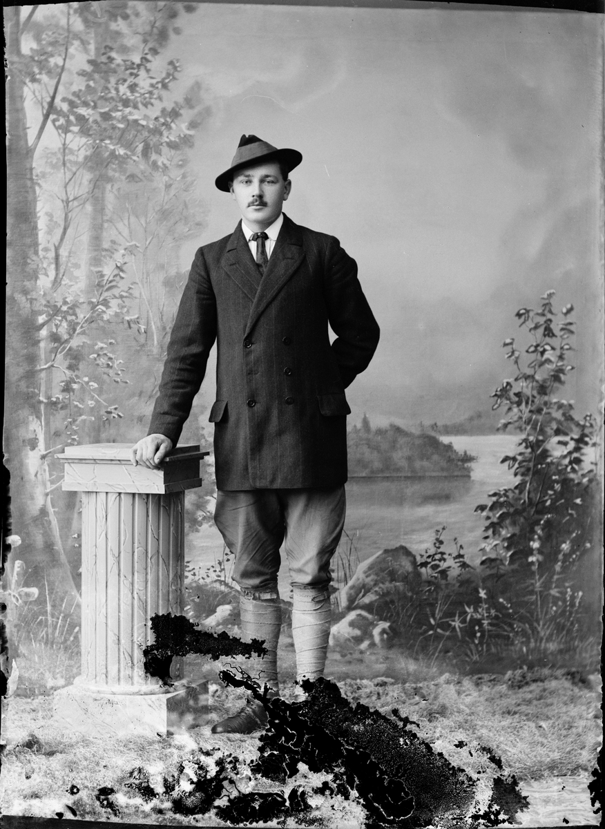 Skötsner-Edhlund, Ateljéporträtt - Alvar Österberg, Östhammar, Uppland