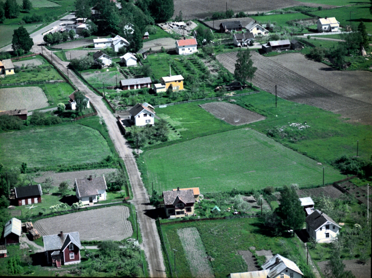 Widerøes Flyveselskap A/S, FLYFOTO BOLIGBEBYGGELSE I SANDVIKA, BEKKELAGET, HAFSAL, NYBAKKEN, SOLTUN