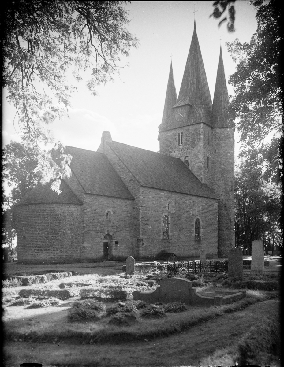 Skötsner-Edhlund, Husaby kyrka, Västergötland