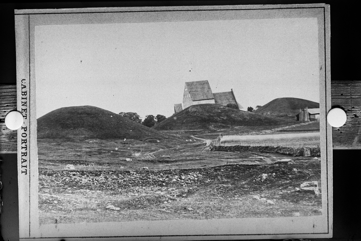 Carl Liljefors, Gamla Uppsala högar och Gamla Uppsala kyrka, Uppsala