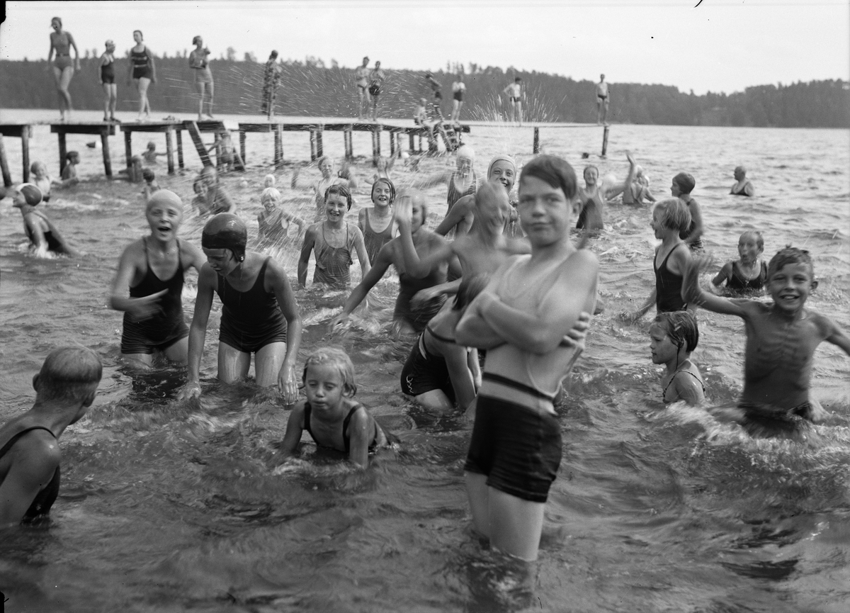 Paul Sandberg, Badande barn i Lyssnaängsbadet, Graneberg