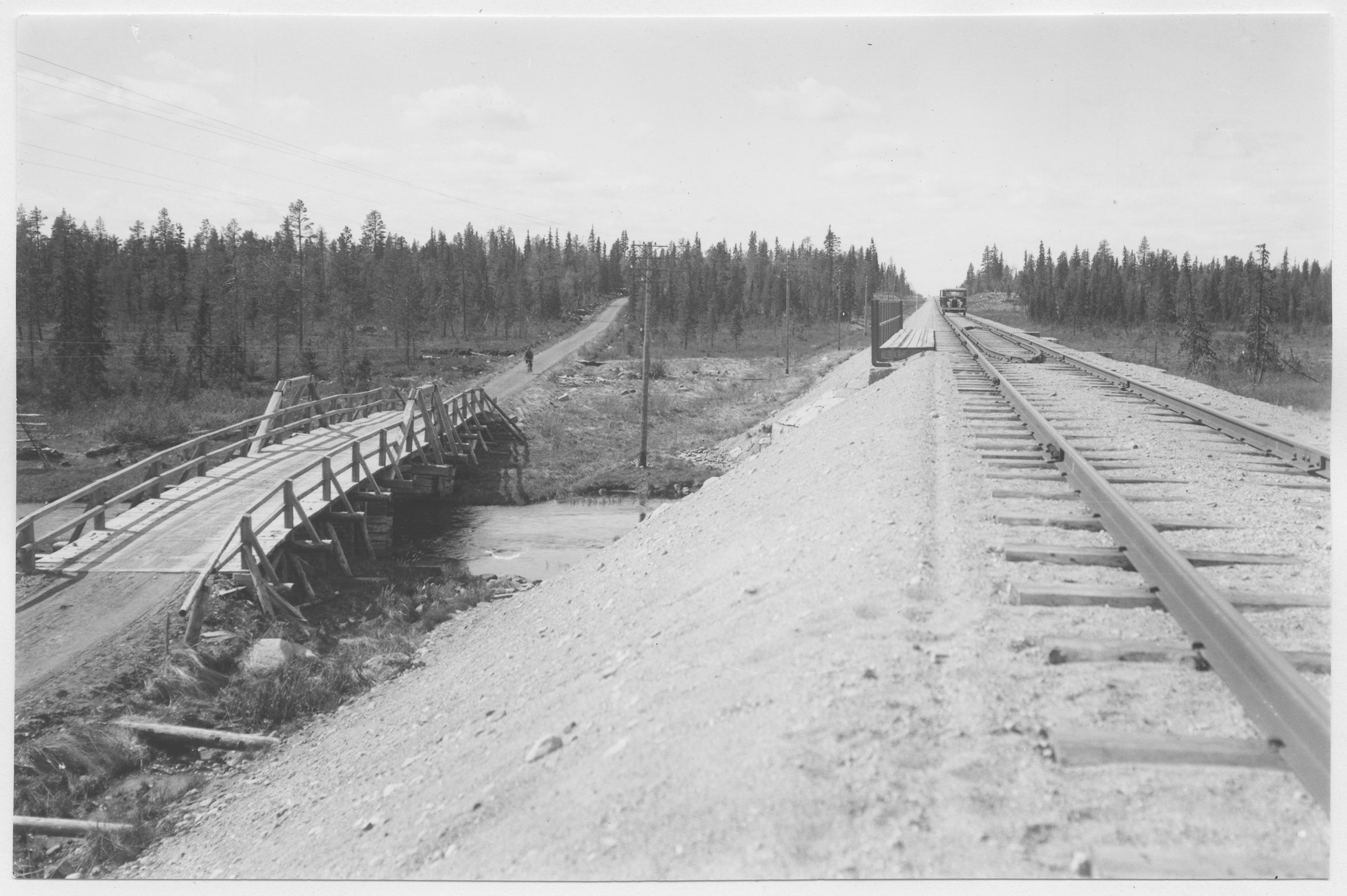 Mårten Sjöbeck, Järnvägen och materialvägen med broar över Gargån