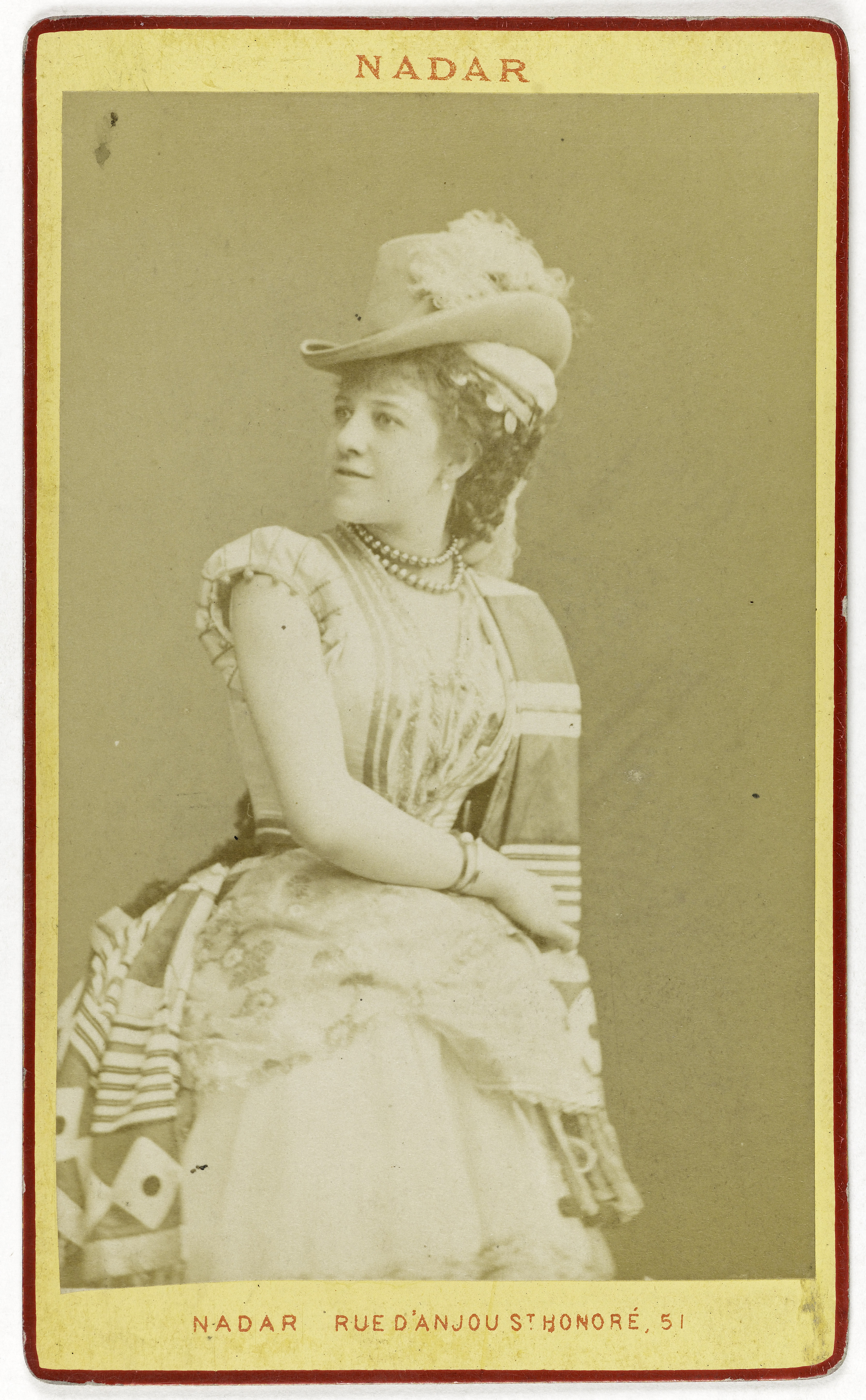 Atelier Nadar, Portrait de Montchanin, danseuse à l'Opéra entre 1870 et 1872.