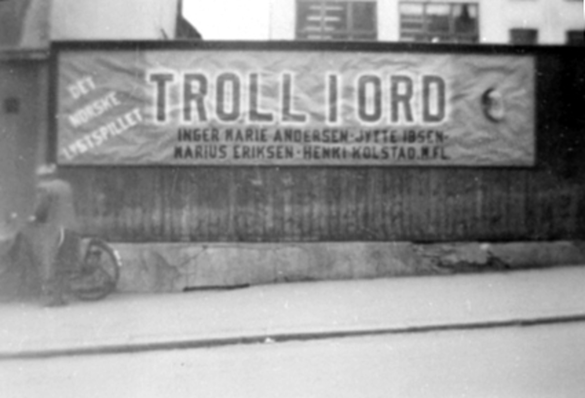 Anno Domkirkeodden, FILMREKLAME FOR: TROLL I ORD, MALT AV ALF H. ARNESEN, FESTIVITETEN KINO