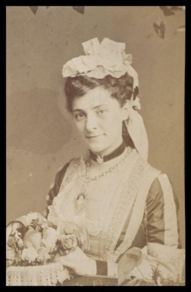 London Stereoscopic and Photographic Company, Guy Little Theatrical Photograph