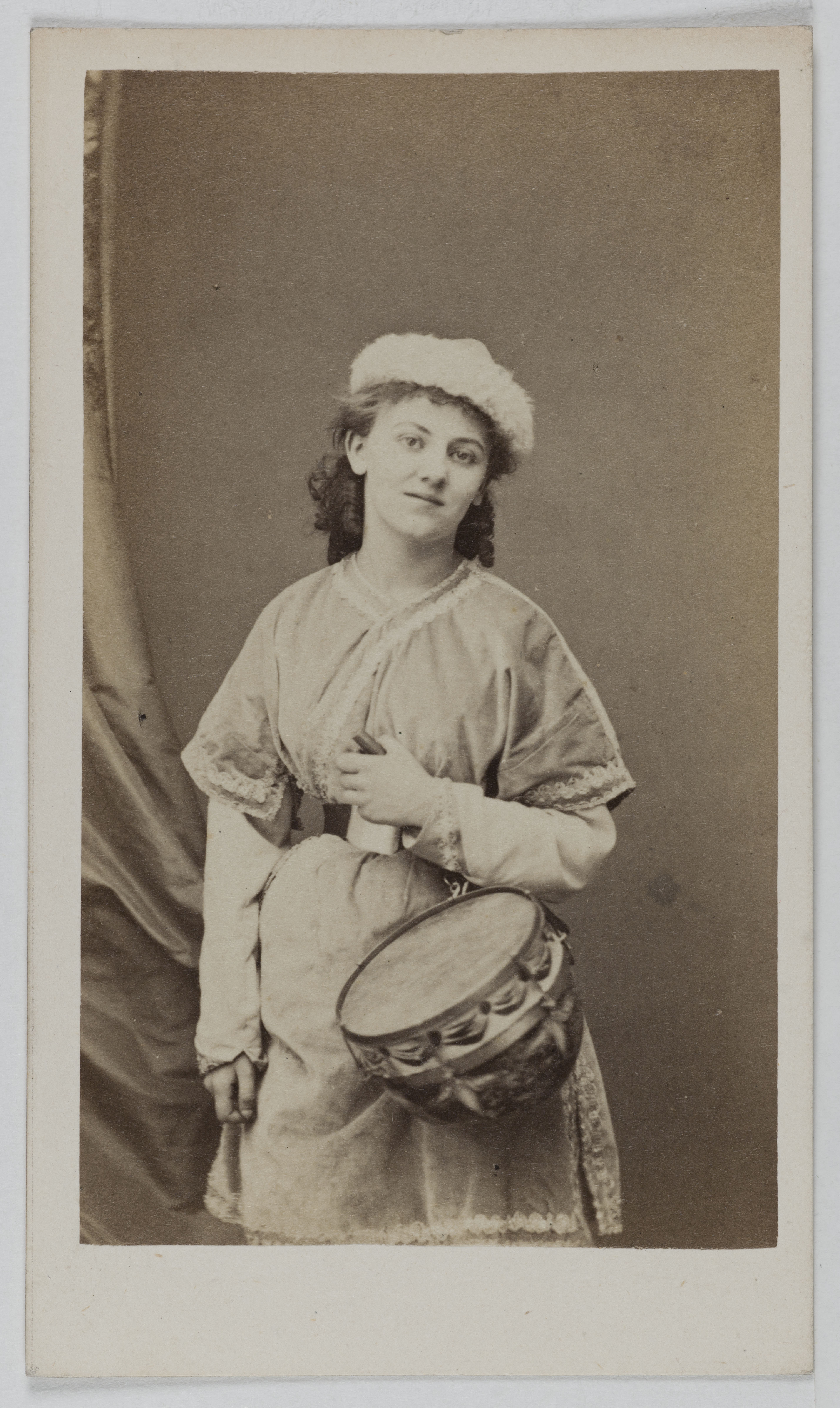 Ulric Grob, Portrait de Léonie, (actrice)