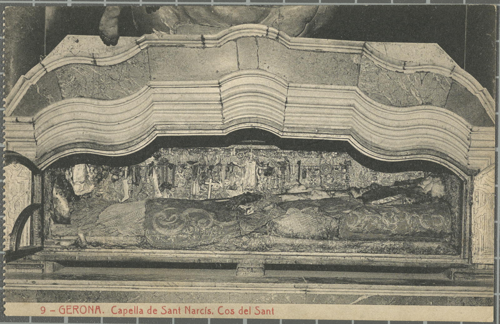 Desconegut, 9-Gerona. Capella de Sant Narcís. Cos del Sant