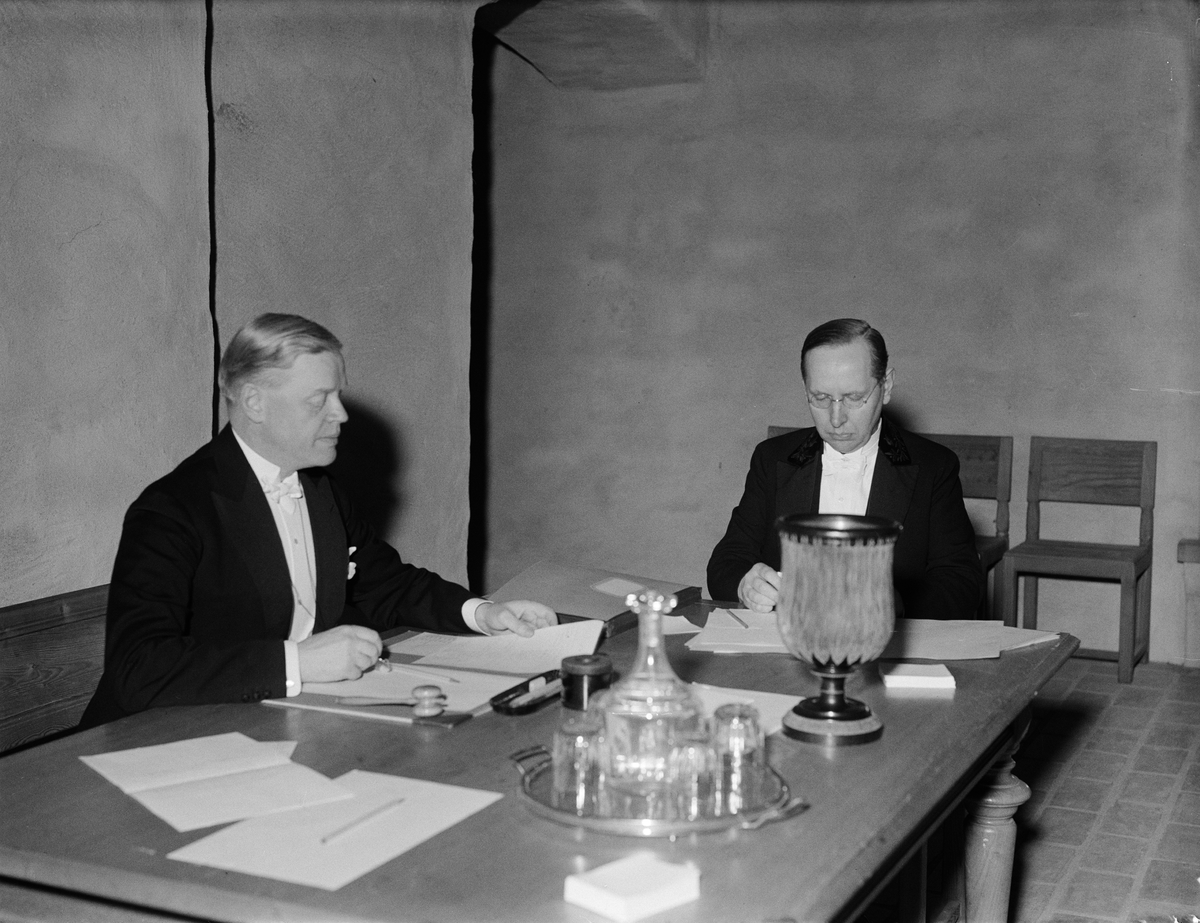 Paul Sandberg, “People’s Lifeguards from Four Countries Collected in Upsala” - Gustaf Adolfs Akademien’s Feast of Uppsala Castle, Uppsala 1933. At the Presidium table the professors K G Westman and Jöran Sahlgren