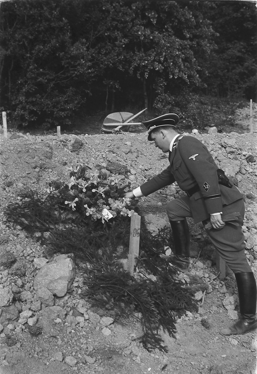 Anders Beer Wilse, Prot: Tyske Kirkegård - Krans nedlegges