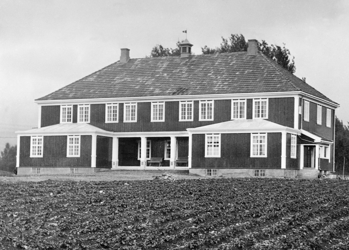 Anno Domkirkeodden, Eksteriør, forsamlingslokalet Bjørkhol, Furnes, Ringsaker.