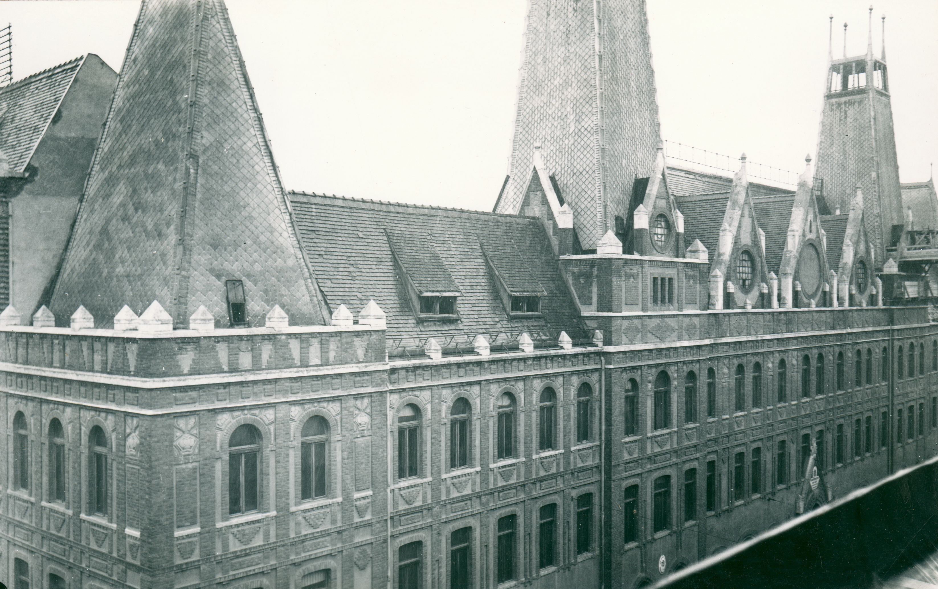 Vladimir Horvat, Zagreb (Jurišićeva ulica) - Zgrada Glavne pošte