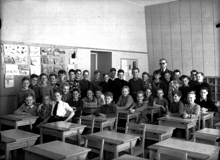 Sven Lindskog, Vasaskolan, classroom interior, 35 boys with teacher David Wählby. Class 4G, Hall 13.