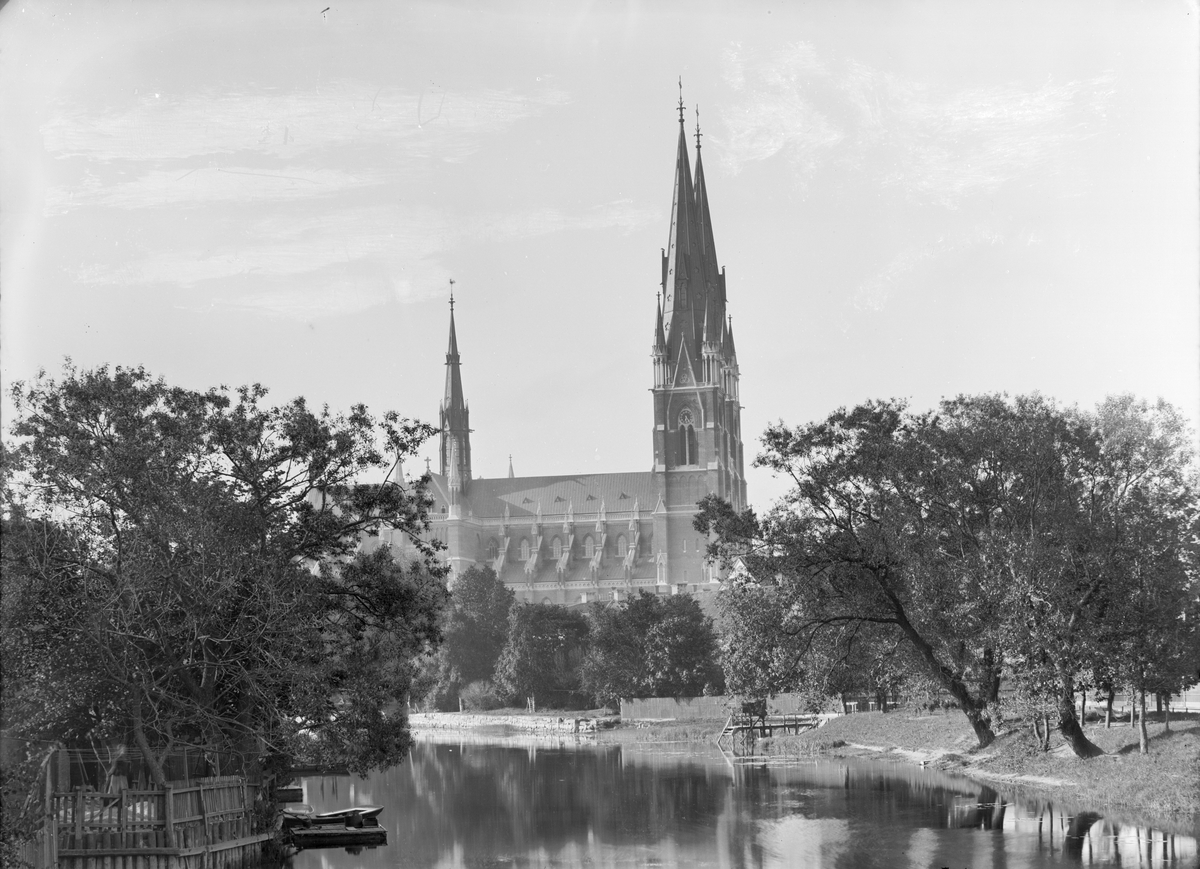 Henri Osti's Fotografiateliér, Fyrisån och Uppsala domkyrka från norr 1891