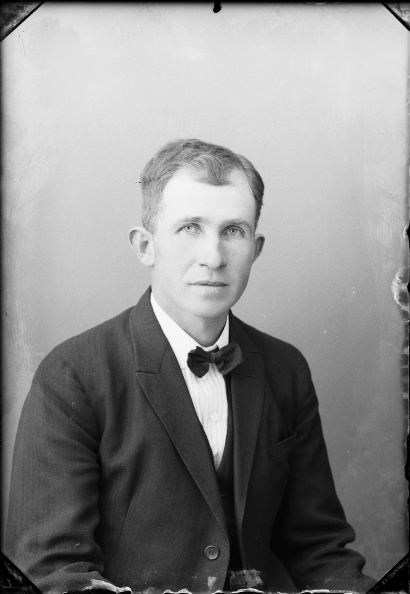 Skötsner-Edhlund, Ateljé Portrait - Gustaf Svensson, Östhammar, Uppland