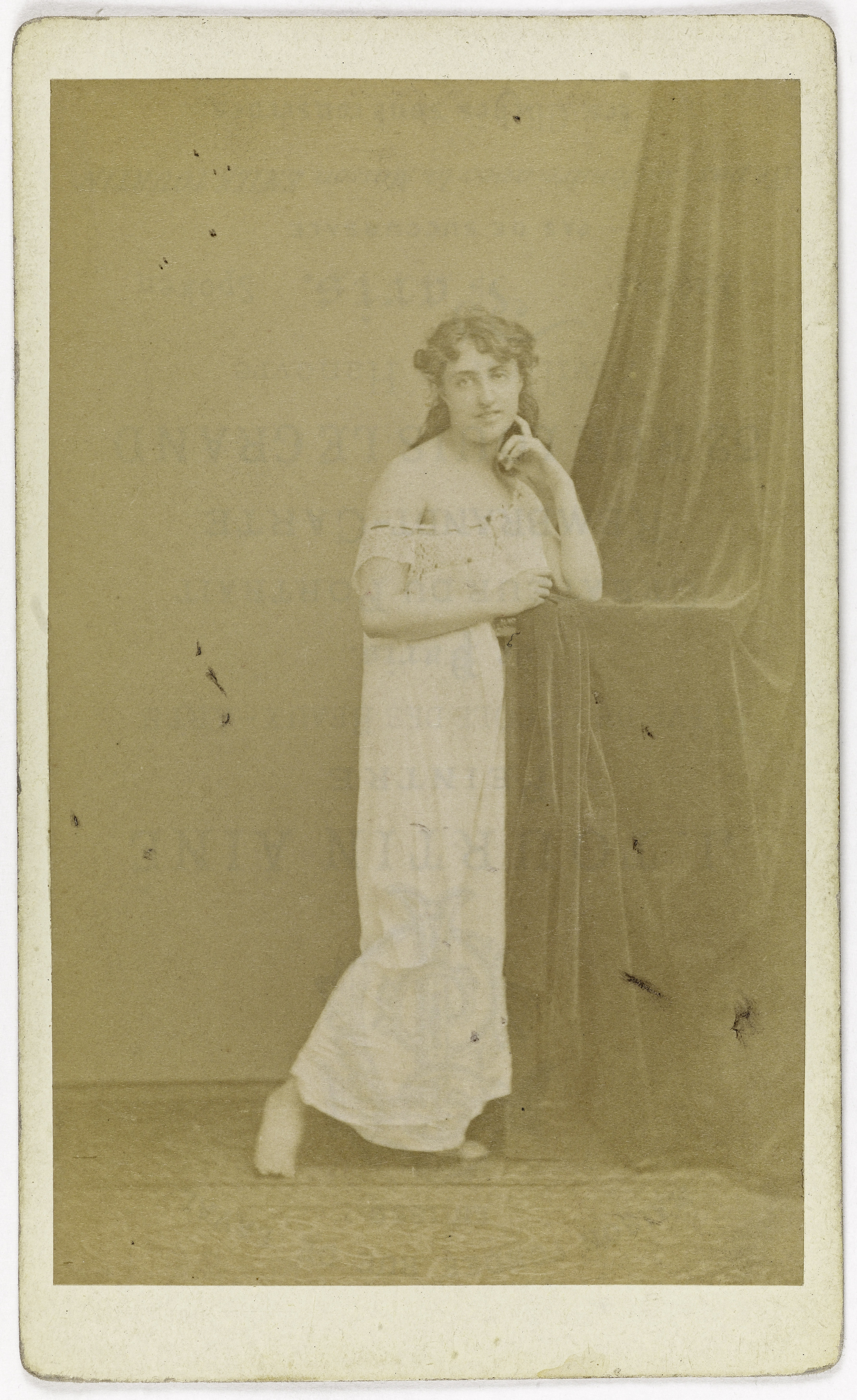 Anonyme, Portrait de Léontine Massin (1847-1901), actrice de théâtre entre 1863 et 1883.