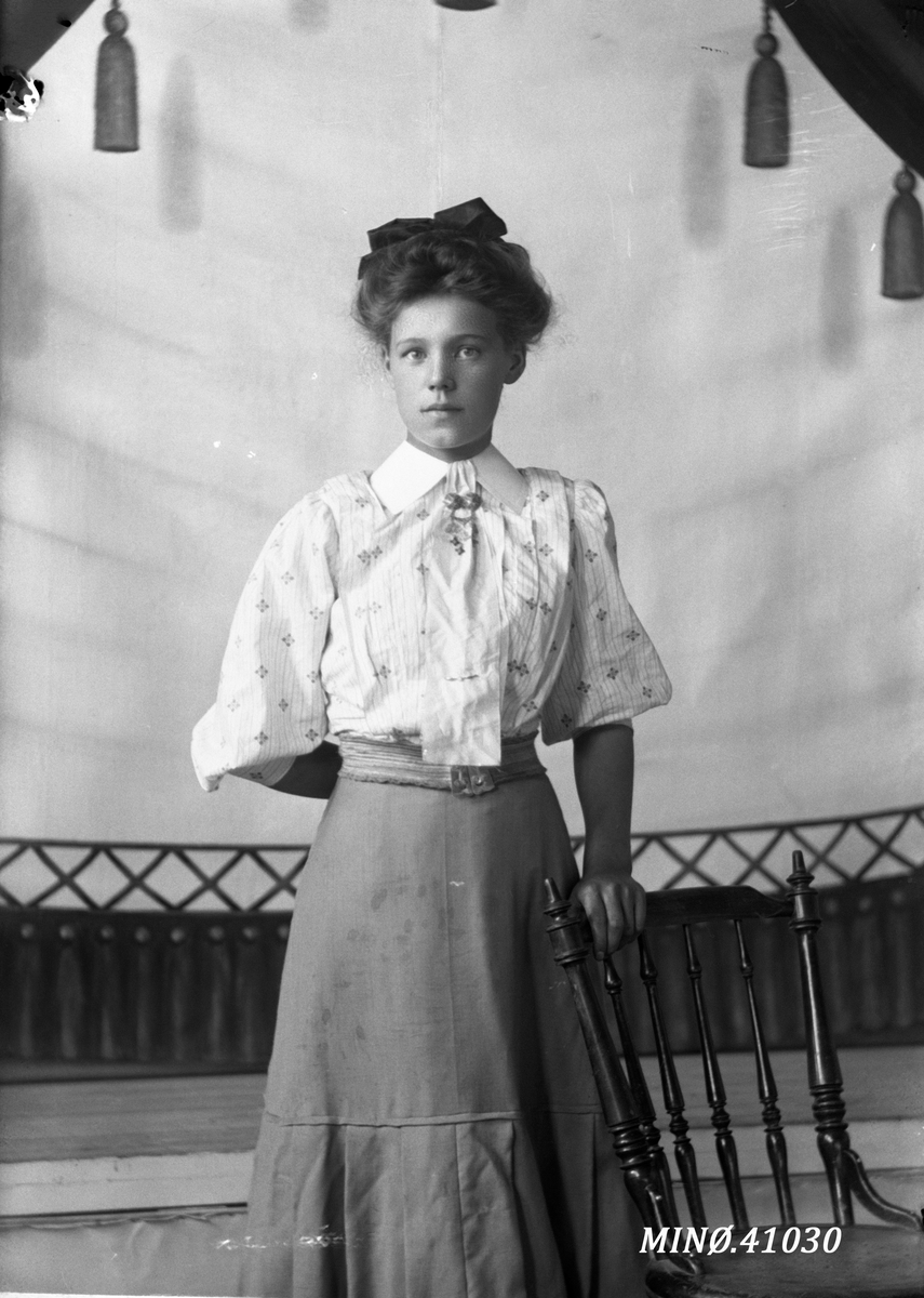 Oscar Holte, Portrett av kvinne - Else Andersen ?