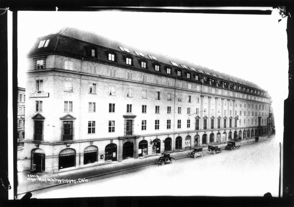 Anders Beer Wilse, Handelsbygningen, Drammensveien 20-24, Oslo.