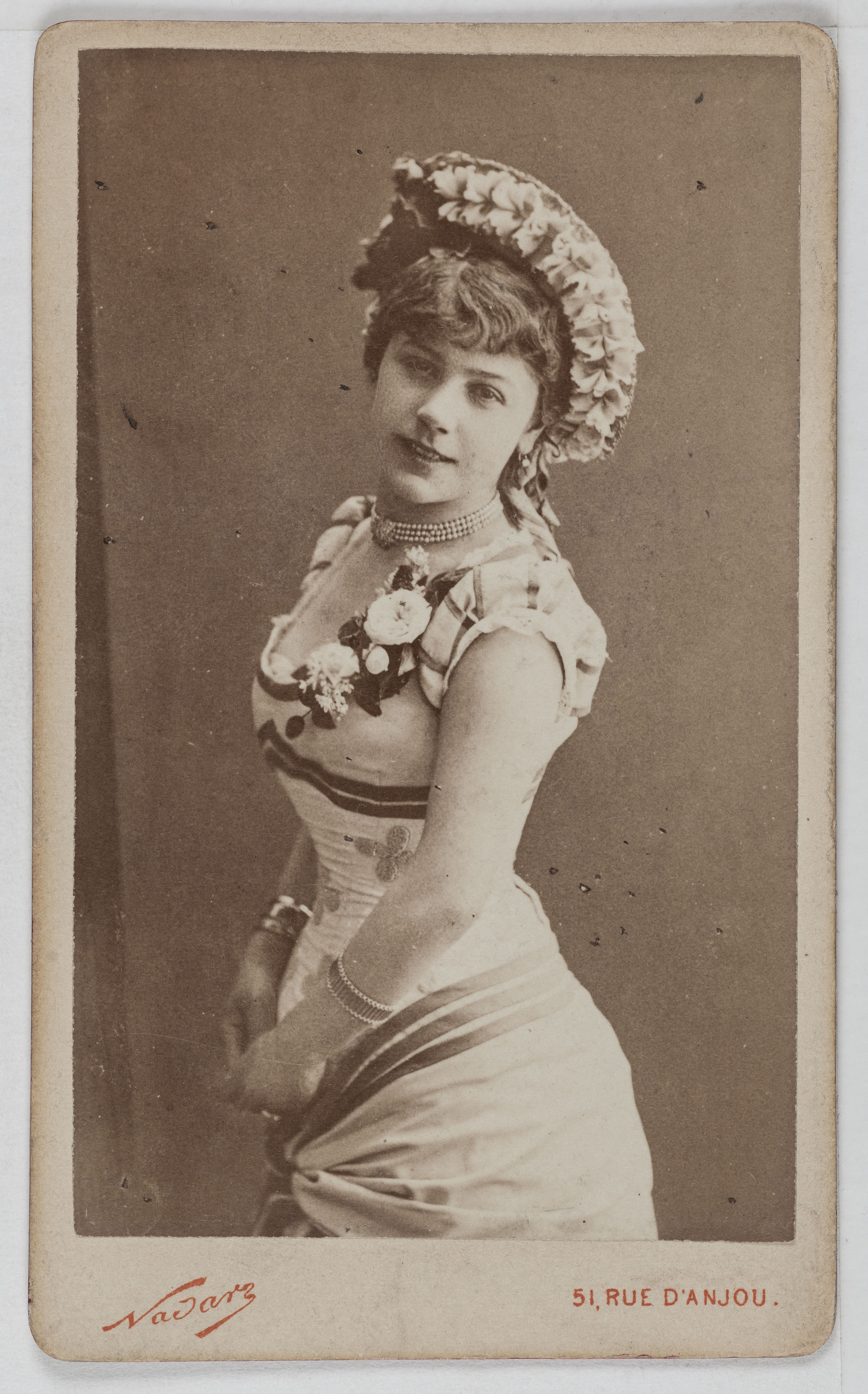 Atelier Nadar, Portrait de Jeanne Marie Norette, actrice au Théâtre des Nouveautés et au Théâtre de la Renaissance entre 1879-1883.