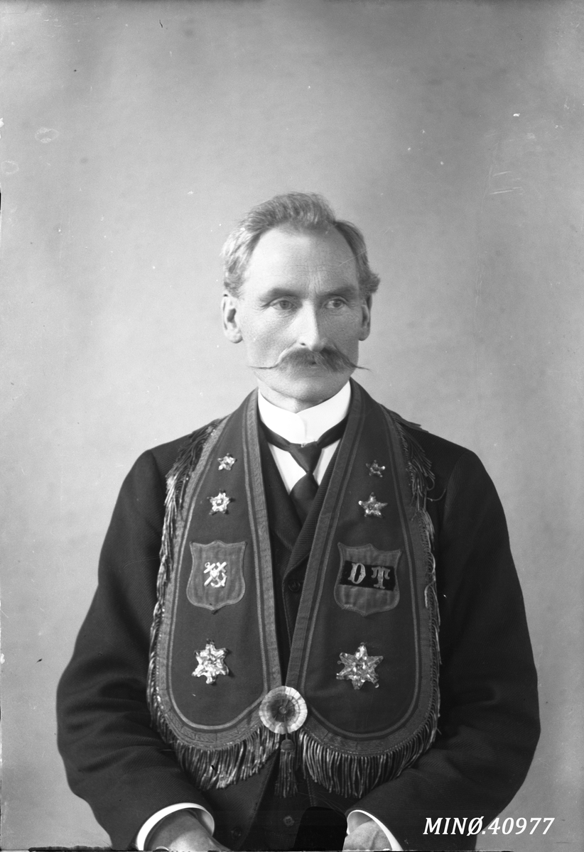 Oscar Holte, Portrett av mann - Lundseth