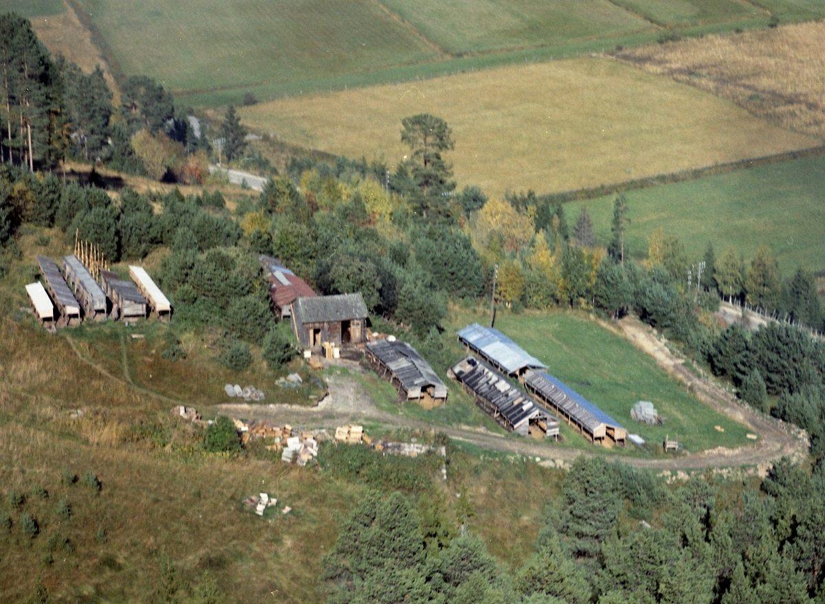 Widerøes Flyveselskap A/S, Pelsdyrfarm