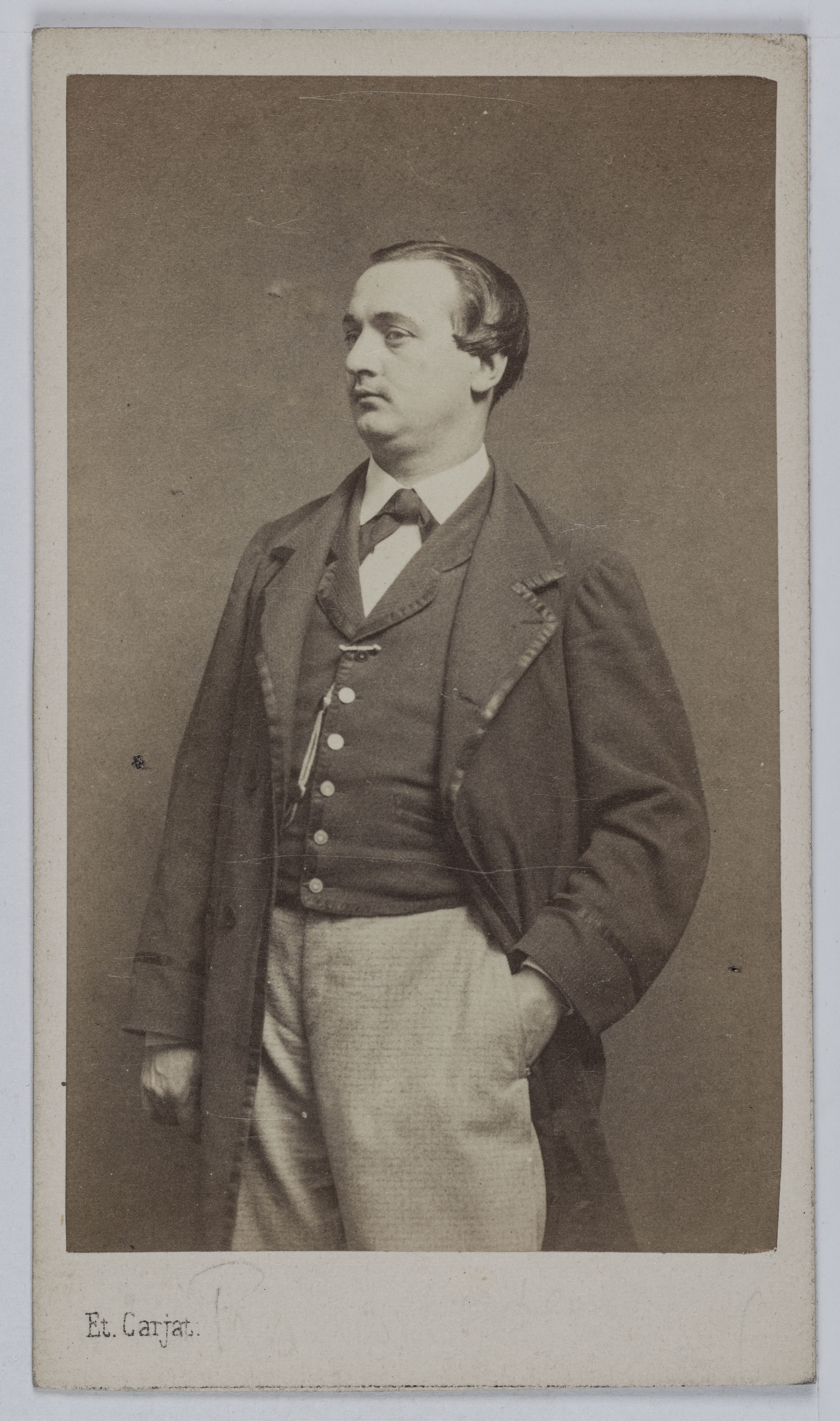 Carjat & Cie, Portrait de Charles Edmond Roger (1835-1900), acteur au Théâtre de l'Odéon et à la Comédie Française de 1873 à 1900.