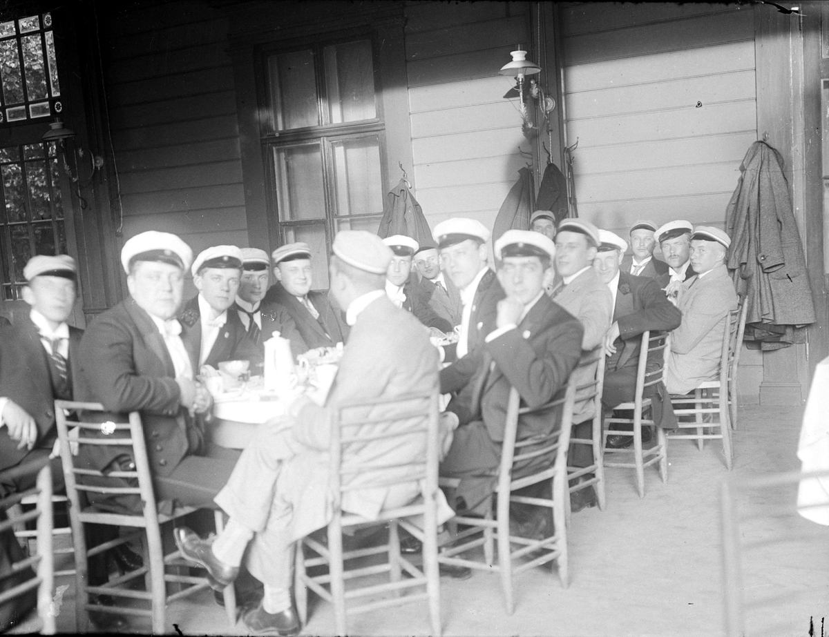 Ossian Wallin, Studenter på restaurang Eklundshov, Uppsala