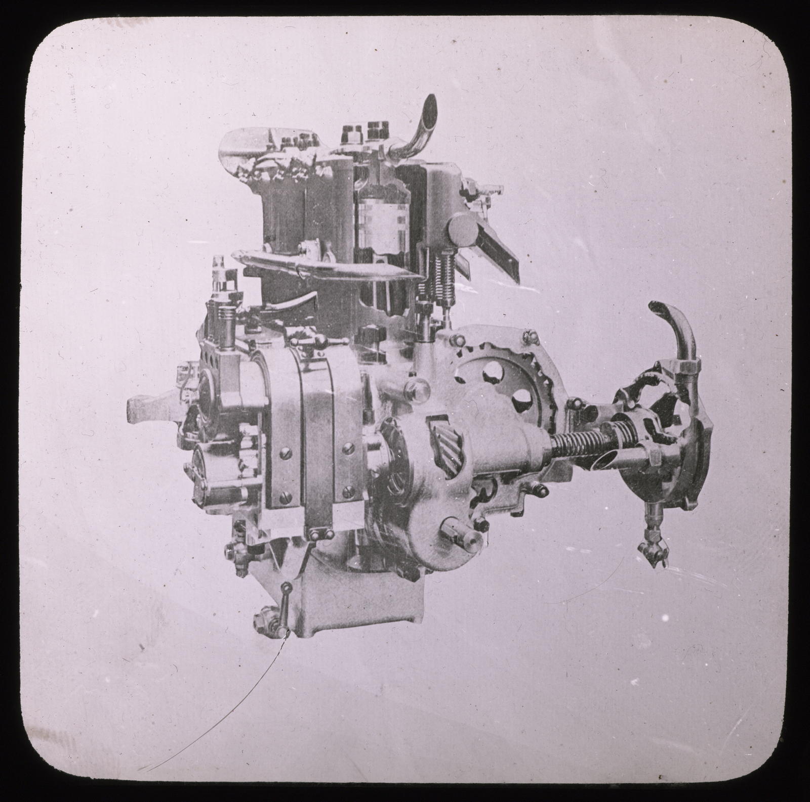Desconegut, Model of engine at oil for auto at cilindros.