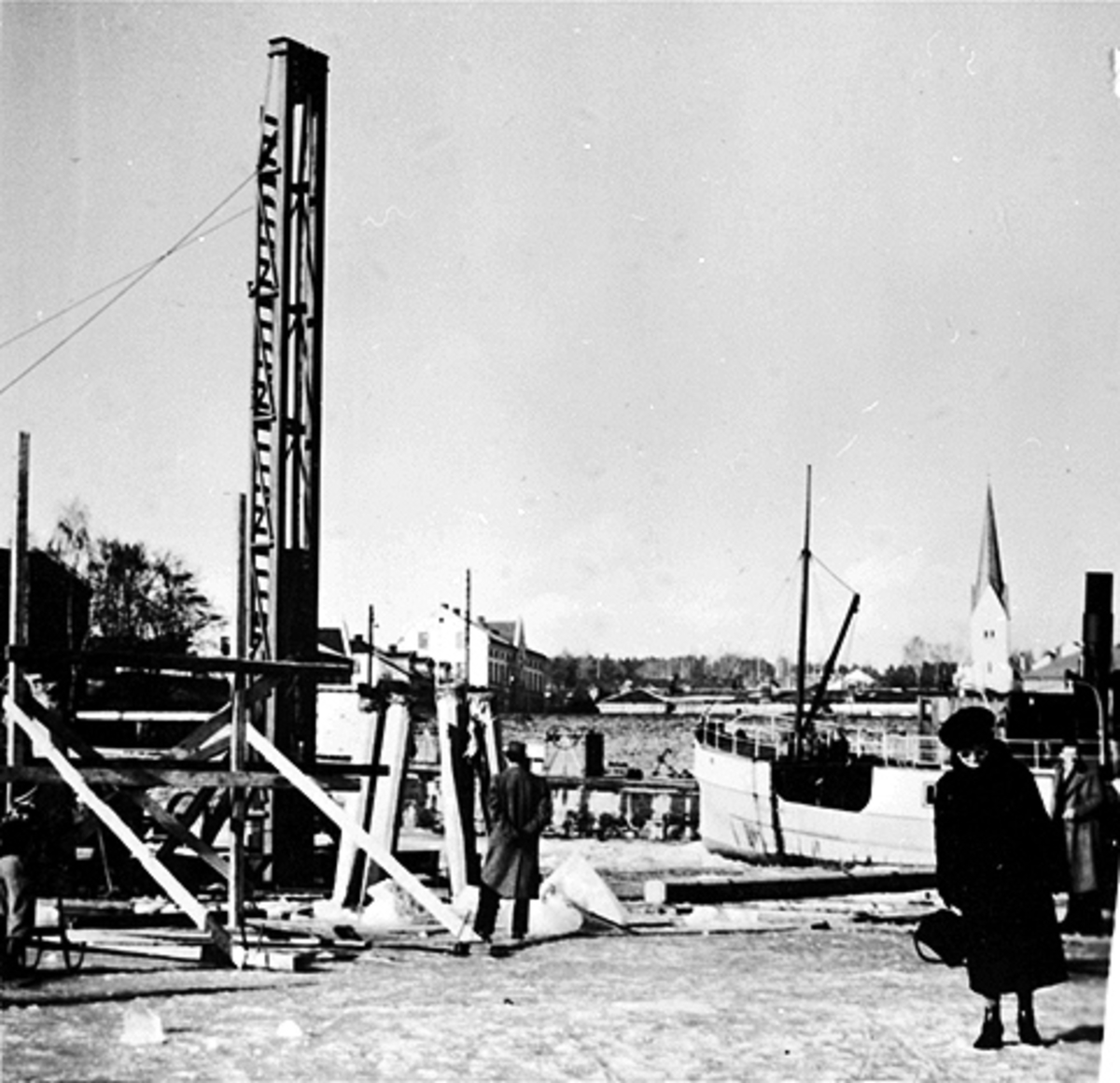Anno Domkirkeodden, ARBEIDET M/BYGGINGEN, INNSEILINGEN TIL FERGELEIETTil h. sees båten "Skreia"
