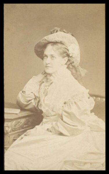 London Stereoscopic and Photographic Company, Guy Little Theatrical Photograph