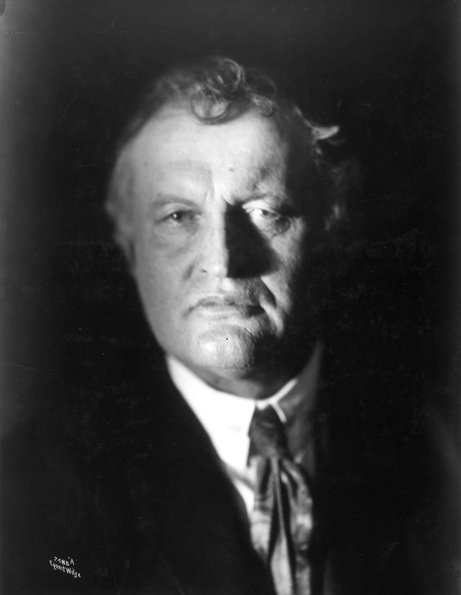 Anders Beer Wilse, Kunstneren og maleren Edvard Munch fotografert av Anders Beer Wilse i 1921.