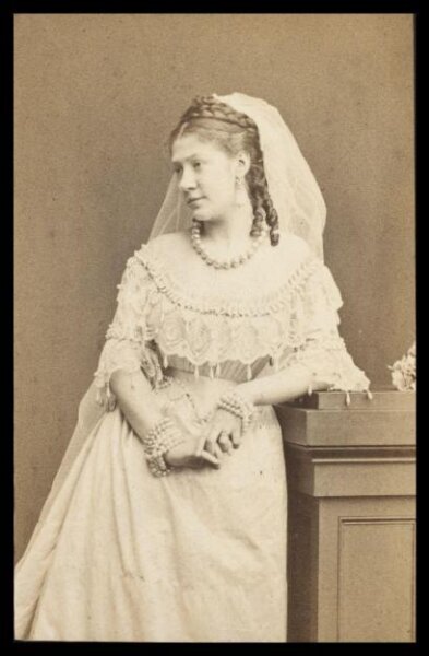 London Stereoscopic and Photographic Company, Guy Little Theatrical Photograph