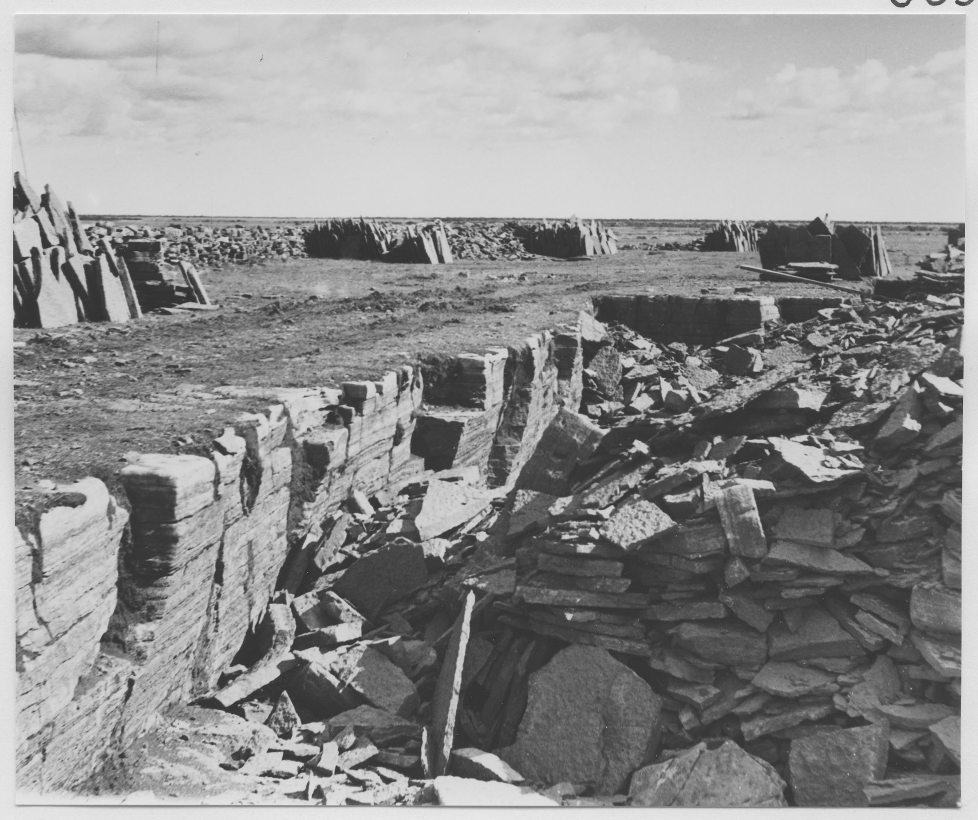 Mårten Sjöbeck, Stenbrott vid västra landsvägen utmed Vickleby och Resmo