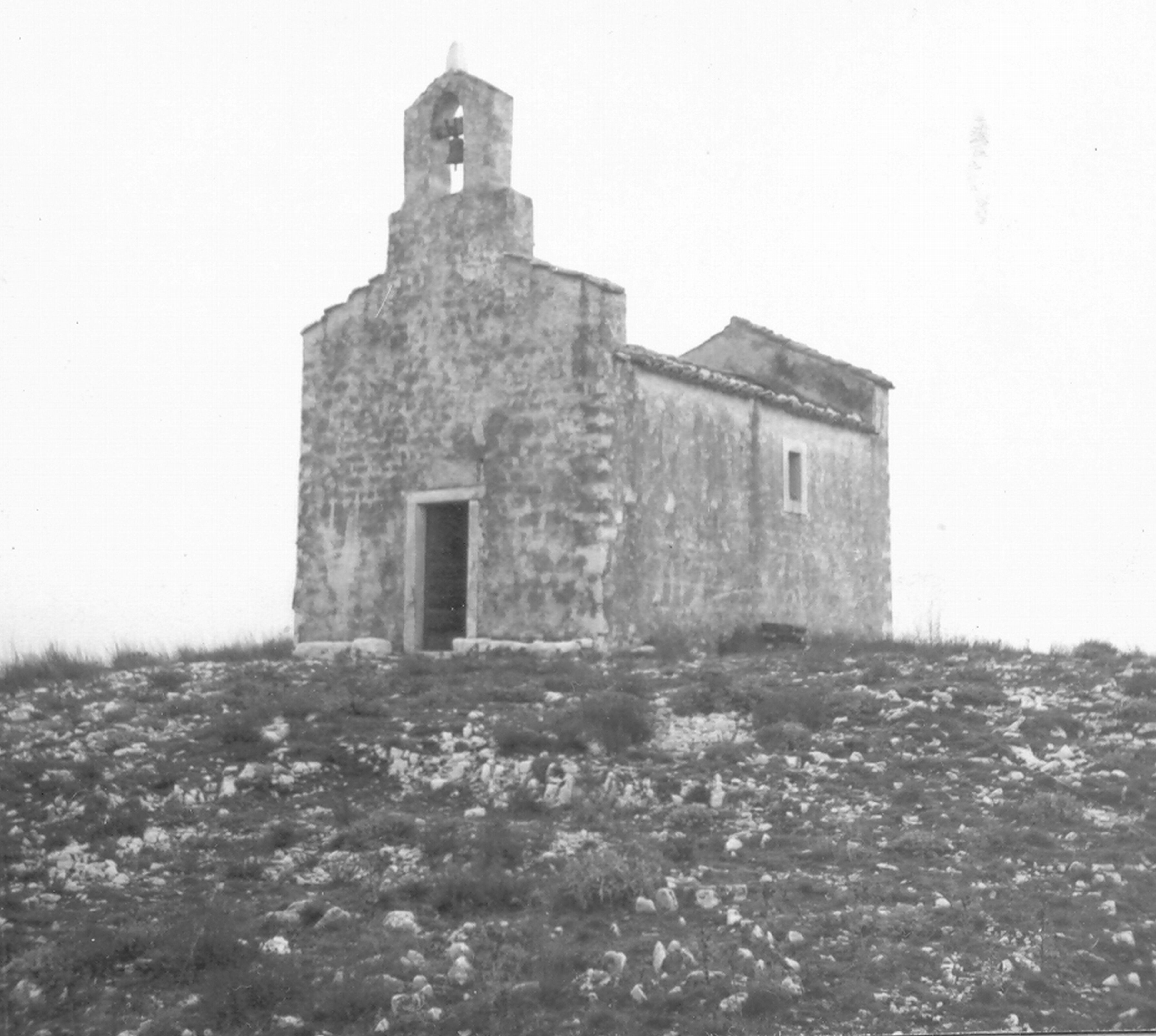Branko Fučić, Brseč (Mošćenička Draga), kapela sv. Marije Magdalene, ponešto udaljena od samog mjesta, vanjština, pogled s jugozapada