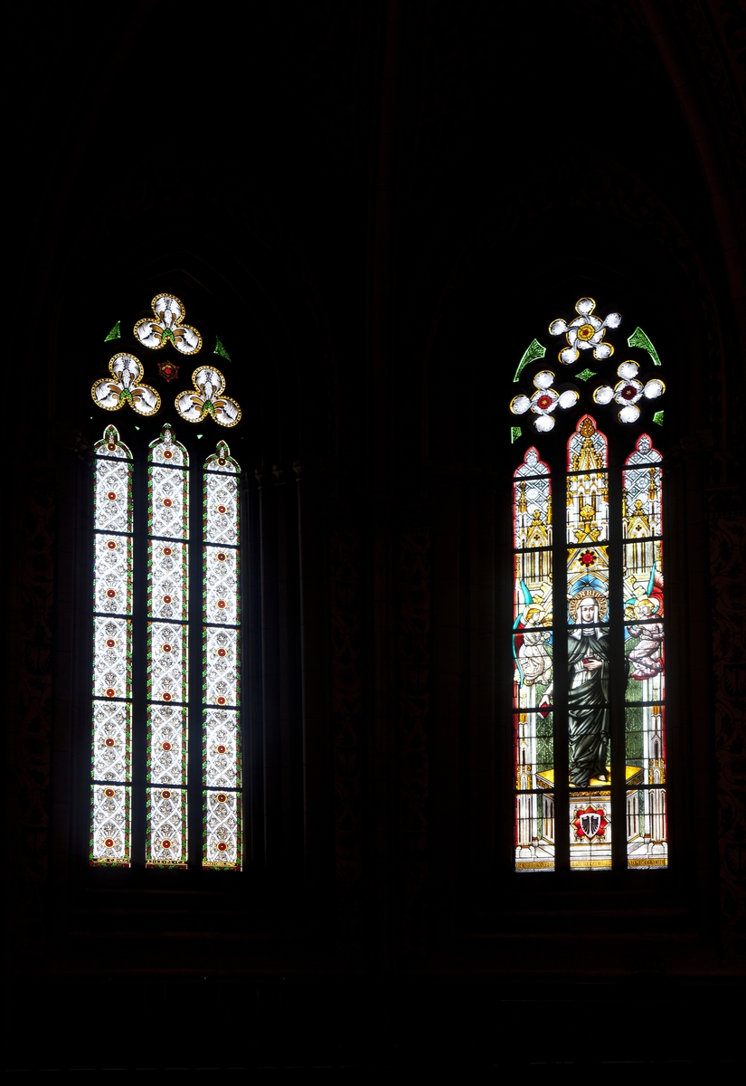 Olle Norling, Glasmålningar i Finstakoret (travé 13, öster), Uppsala domkyrka, Uppsala 2013