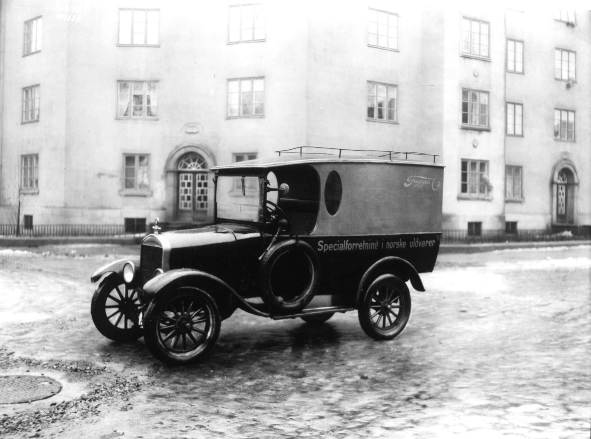 Anders Beer Wilse, Varebil av typen Ford T årsmodell 1926-27.