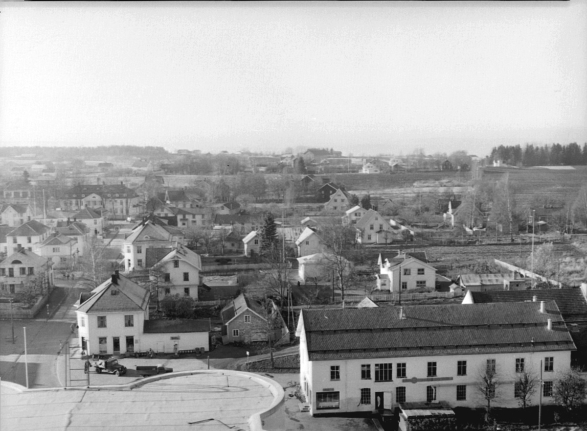 Anno Domkirkeodden, OVERSIKT STANGE SETT FRA FELLESKJØPSILOEN, STANGE MEIERI, INTERNAT, MEIERITORGET, KR. NORSVEEN GÅRD